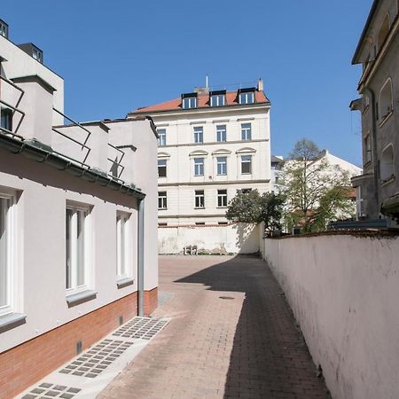 Cozy Apartment In Quiet Courtyard Near Charles Bridge Prague Luaran gambar