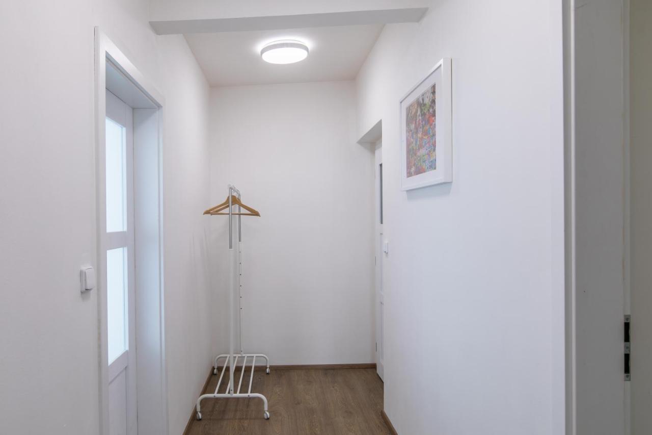 Cozy Apartment In Quiet Courtyard Near Charles Bridge Prague Luaran gambar
