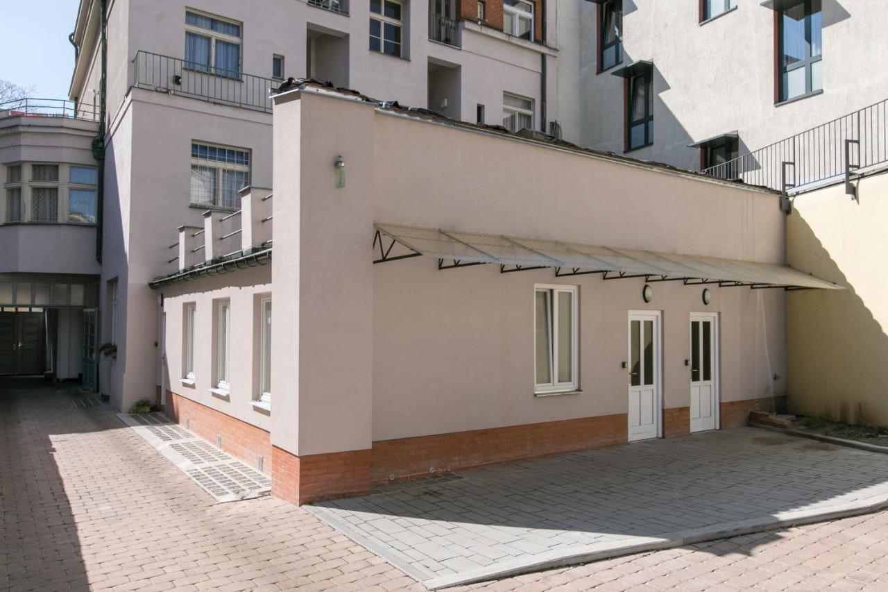 Cozy Apartment In Quiet Courtyard Near Charles Bridge Prague Luaran gambar