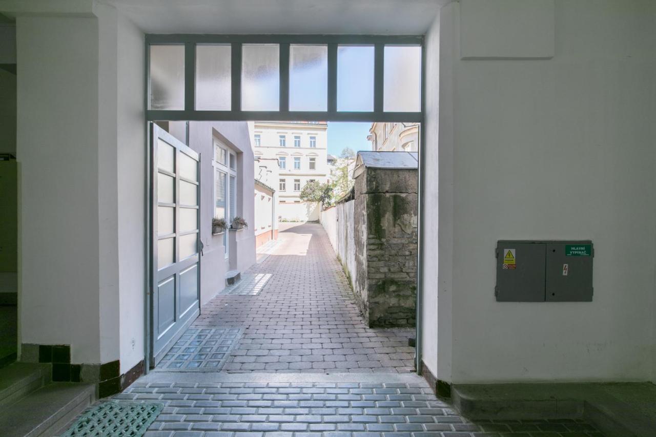 Cozy Apartment In Quiet Courtyard Near Charles Bridge Prague Luaran gambar